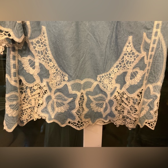 Chico’s blouse - Picture 3 of 4